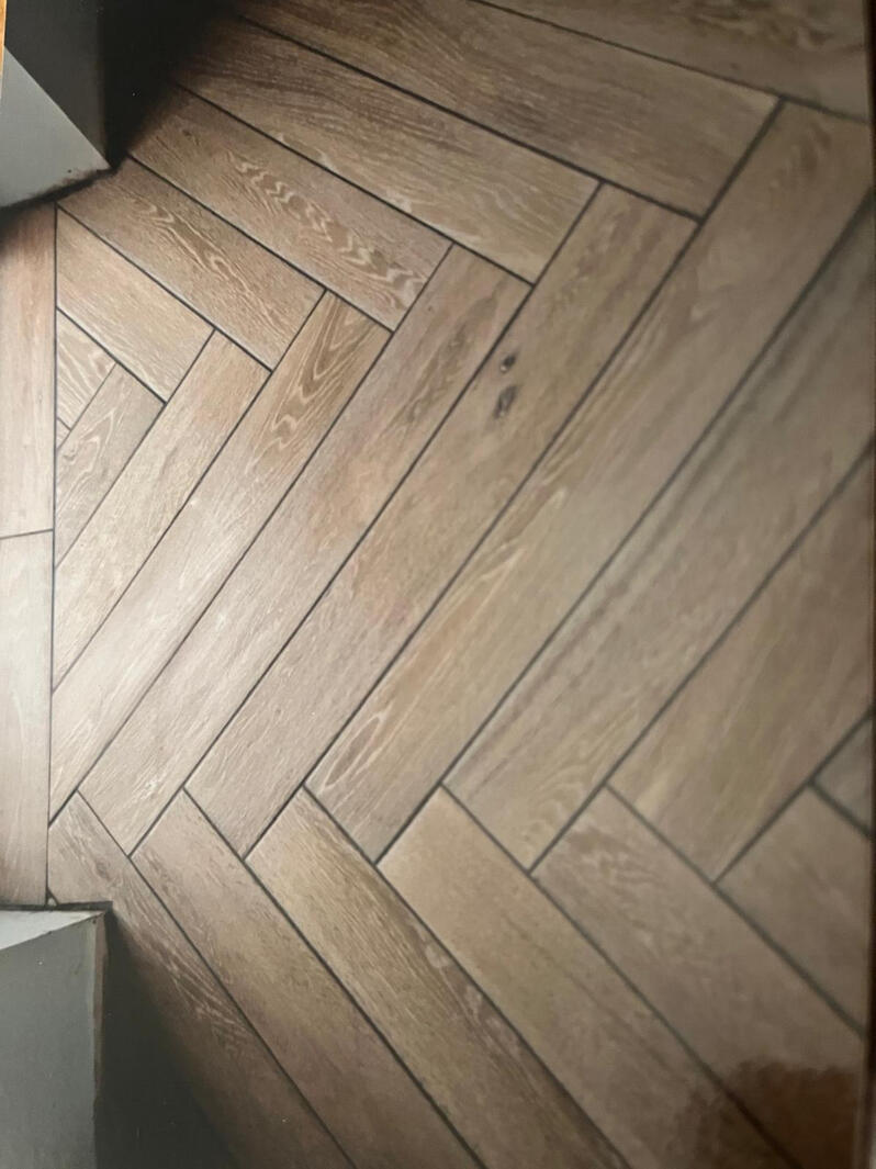 Wood-effect tiling Wood-effect tiling