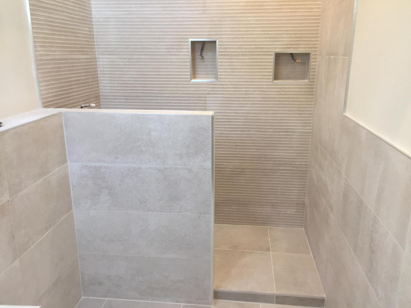 Bathroom shower tiling Bathroom shower tiling